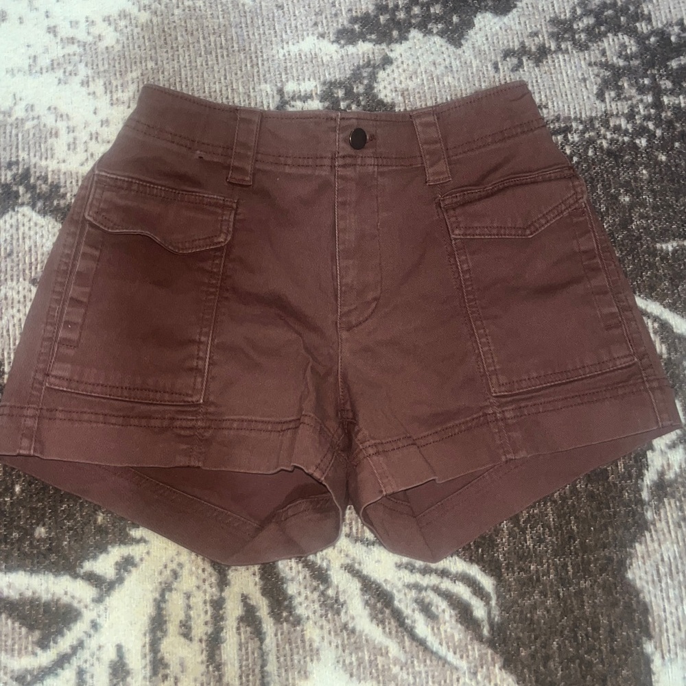 Old Navy Brown Shorts
Great Condition